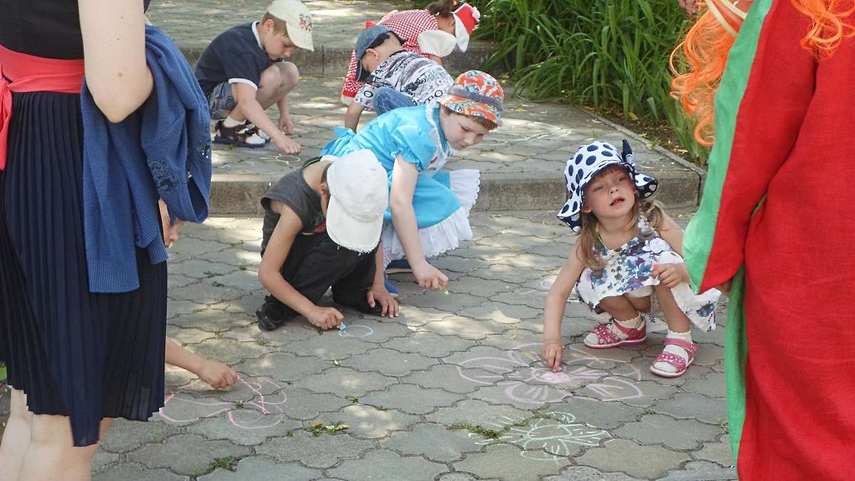 1 июня 2016 года. Сказочный день в Михалевском приюте. Фото: Алесь Красавин.