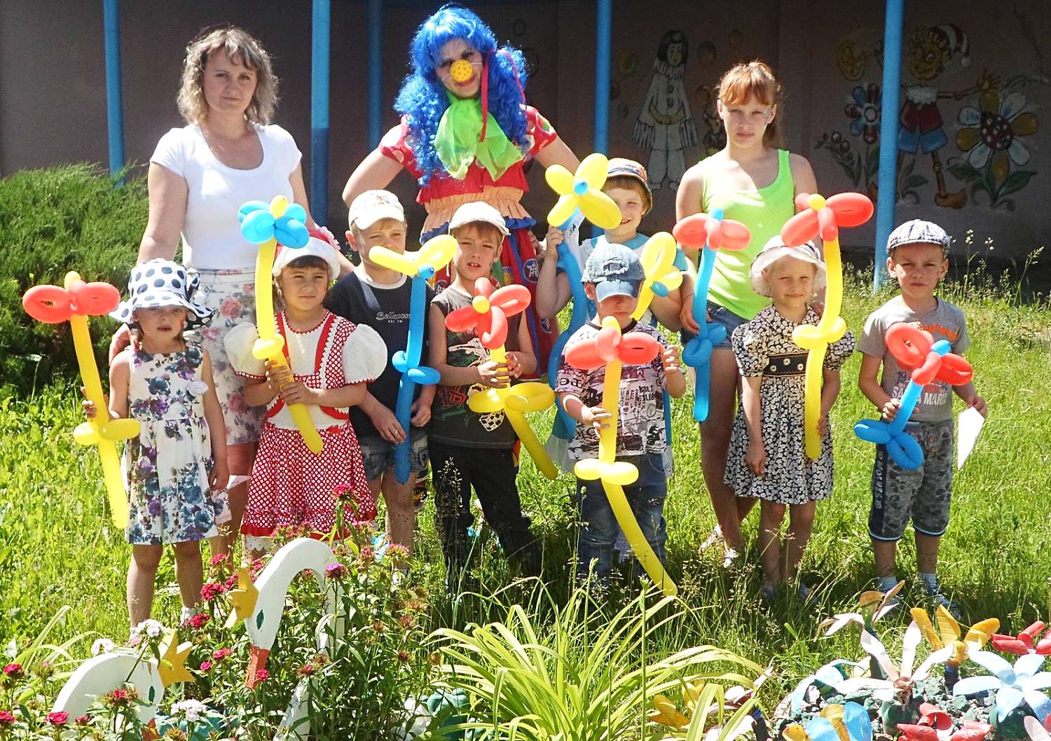 1 июня 2016 года. Сказочный день в Михалевском приюте. Фото: Алесь Красавин.