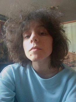 Посмотрите хоть на какую прелесть подписаны