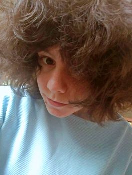 Посмотрите хоть на какую прелесть подписаны