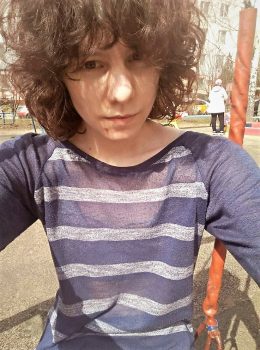 Посмотрите хоть на какую прелесть подписаны