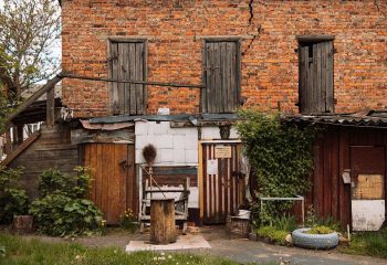 Во дворике на углу Бахарова и Социалки. Фото: Татьяна Удодова basin 08