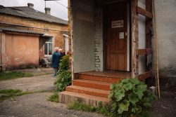 Двор 1-й. Тазик Саши-Люкса