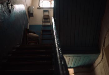 В доме на углу Бахарова и Социалки. Фото: Татьяна Удодова basin 13