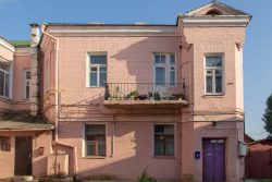 Двор 5-й. В поиске машины времени