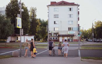 Тени июльского вечера. Адрес двора: ул. Ленина, 73. Дата съемки: 07.07.2022. Фото: Татьяна Удодова Фото: Татьяна Удодова