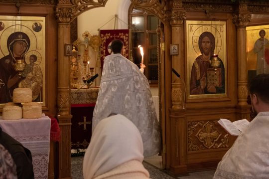 В Бобруйск доставили Благодатный огонь из Иерусалима.