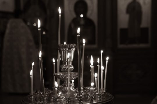 В Бобруйск доставили Благодатный огонь из Иерусалима.
