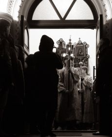 В Бобруйск доставили Благодатный огонь из Иерусалима.