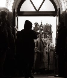 В Бобруйск доставили Благодатный огонь из Иерусалима.