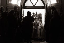 В Бобруйск доставили Благодатный огонь из Иерусалима.