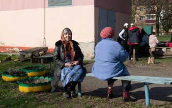 Последние сплетни. Адрес двора: ул. Пушкина, 235. Дата съемки: 08.04.2023. Фото: Татьяна Удодова Фото: Татьяна Удодова